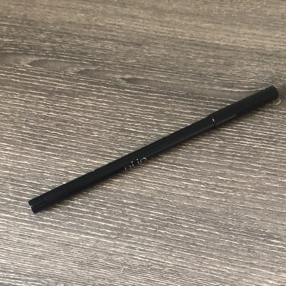 ❤️$12 NWT Pur On Point Eyeliner Black .4g / .014oz